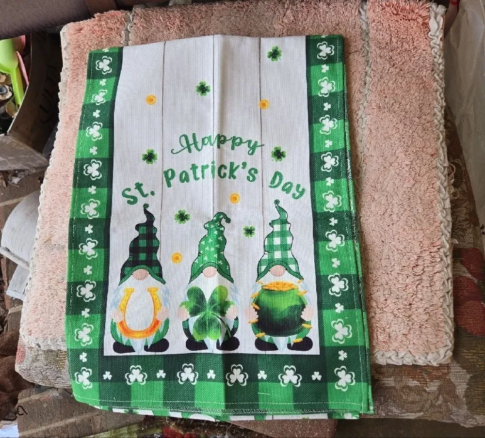 St. Patrick's Day Table Runner - Green and White